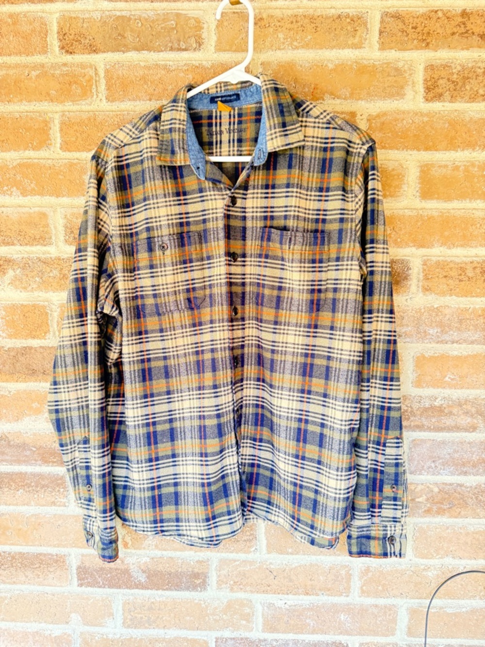 Tailor Vintage Men’s Plaid Button-Down Shirt in Blue and Tan